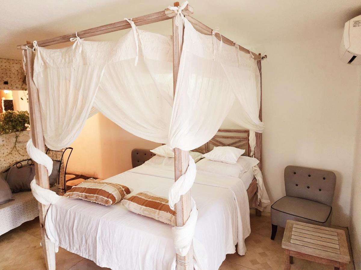Perle Stone Studio- Bed And Breakfast Simpson Bay Exterior photo
